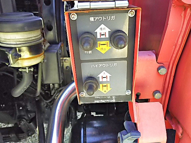 日野レンジャーセルフクレーン4段増トン（6t・8t）[写真18]