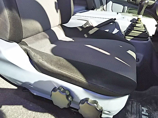 日野レンジャーセルフクレーン4段増トン（6t・8t）[写真27]