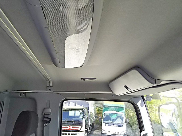 日野レンジャーセルフクレーン4段増トン（6t・8t）[写真30]