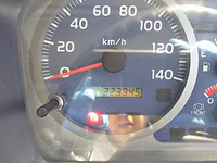 日野レンジャーセルフクレーン4段増トン（6t・8t）[写真35]