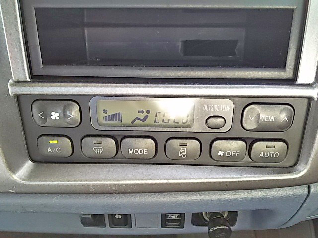 日野レンジャーセルフクレーン4段増トン（6t・8t）[写真37]