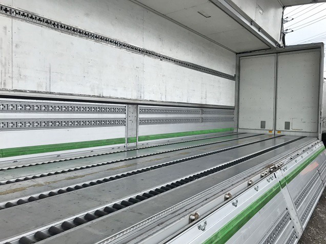 三菱ふそうスーパーグレートアルミウイング大型（10t）[写真10]