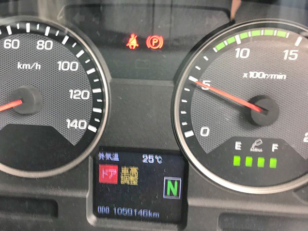 三菱ふそうスーパーグレートアルミウイング大型（10t）[写真27]