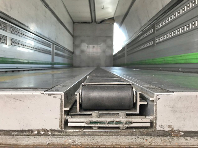 三菱ふそうスーパーグレートアルミウイング大型（10t）[写真05]