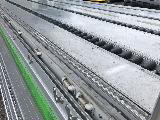 三菱ふそうスーパーグレートアルミウイング大型（10t）[写真09]