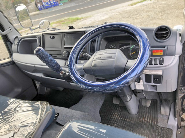 三菱ふそうキャンタークレーン4段小型（2t・3t）[写真16]