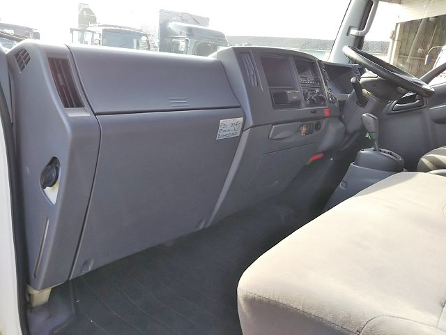 いすゞエルフアルミウイング小型（2t・3t）[写真32]