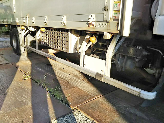 日産コンドル冷蔵冷凍ウイング中型（4t）[写真11]