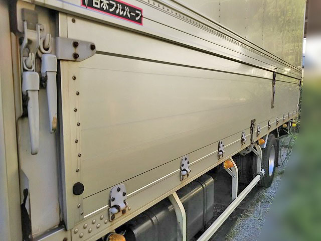 日産コンドル冷蔵冷凍ウイング中型（4t）[写真13]