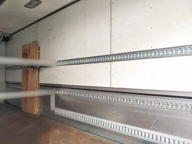 日産コンドル冷蔵冷凍ウイング中型（4t）[写真17]