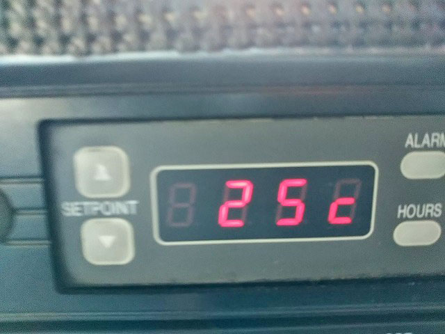 日産コンドル冷蔵冷凍ウイング中型（4t）[写真35]