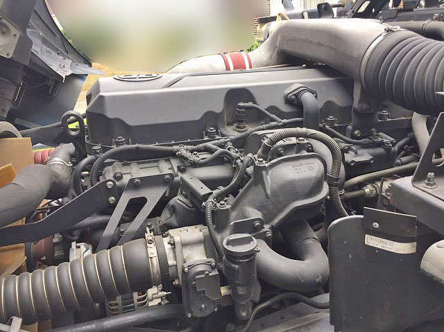 UDトラックスクオントレーラーヘッド（トラクターヘッド）大型（10t）[写真14]