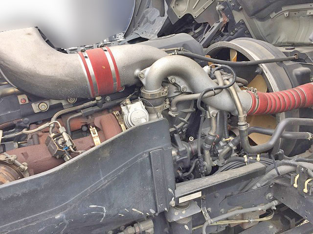 UDトラックスクオントレーラーヘッド（トラクターヘッド）大型（10t）[写真15]