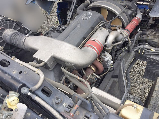 UDトラックスクオントレーラーヘッド（トラクターヘッド）大型（10t）[写真16]