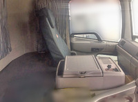 UDトラックスクオントレーラーヘッド（トラクターヘッド）大型（10t）[写真21]