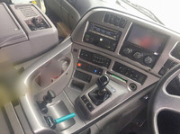 UDトラックスクオントレーラーヘッド（トラクターヘッド）大型（10t）[写真22]