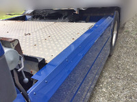 UDトラックスクオントレーラーヘッド（トラクターヘッド）大型（10t）[写真03]