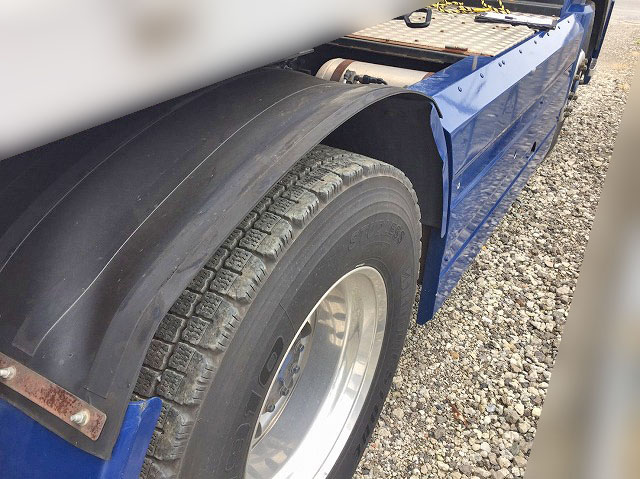 UDトラックスクオントレーラーヘッド（トラクターヘッド）大型（10t）[写真06]