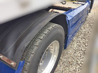 UDトラックスクオントレーラーヘッド（トラクターヘッド）大型（10t）[写真06]