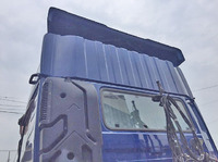 UDトラックスクオントレーラーヘッド（トラクターヘッド）大型（10t）[写真08]