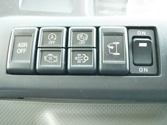 いすゞエルフアルミブロック小型（2t・3t）[写真35]