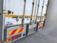 UDトラックスクオンアルミウイング大型（10t）[写真13]