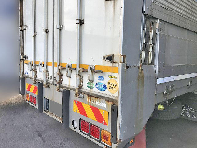 UDトラックスクオンアルミウイング大型（10t）[写真15]