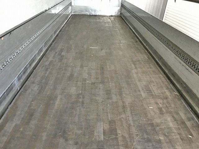 UDトラックスクオンアルミウイング大型（10t）[写真19]