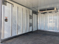 いすゞエルフ冷凍車（冷蔵車）小型（2t・3t）[写真12]