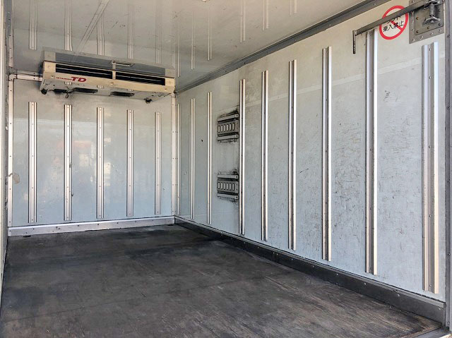 いすゞエルフ冷凍車（冷蔵車）小型（2t・3t）[写真13]