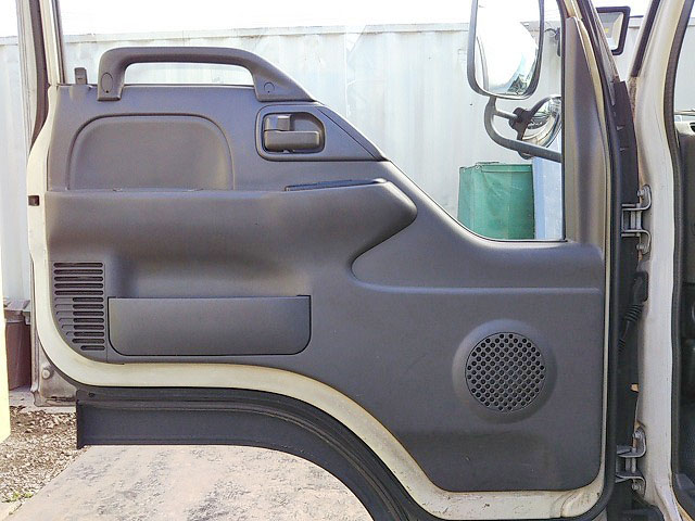 いすゞエルフ冷凍車（冷蔵車）小型（2t・3t）[写真25]