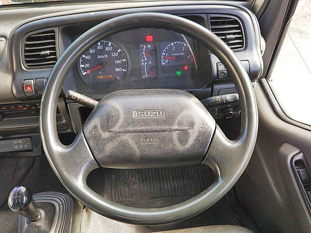 いすゞエルフ冷凍車（冷蔵車）小型（2t・3t）[写真31]