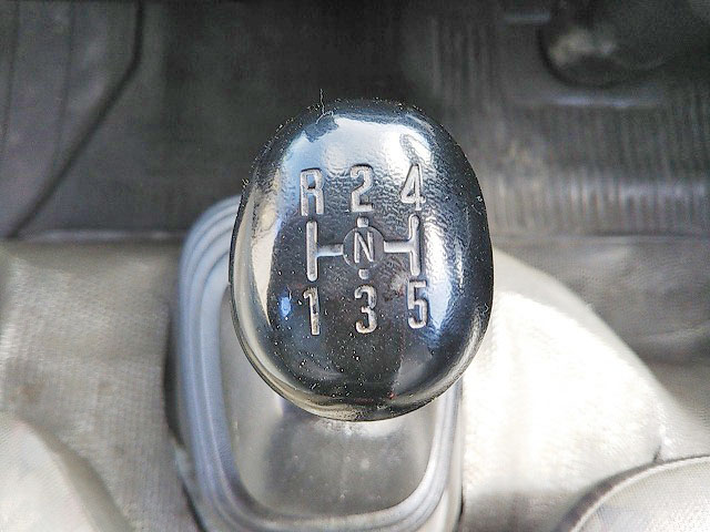 いすゞエルフ冷凍車（冷蔵車）小型（2t・3t）[写真33]