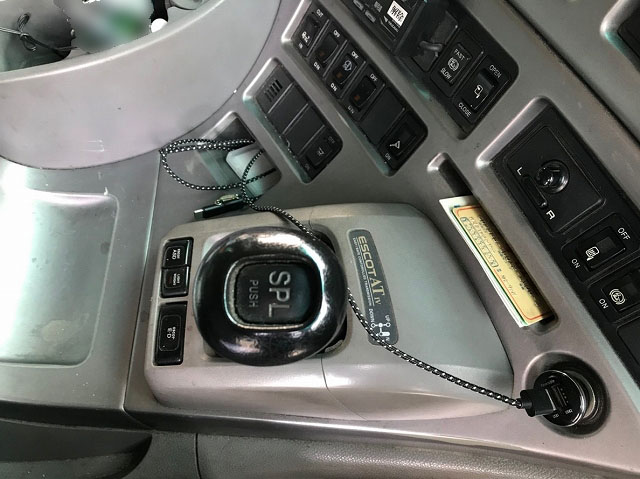 UDトラックスクオンアルミブロック大型（10t）[写真21]