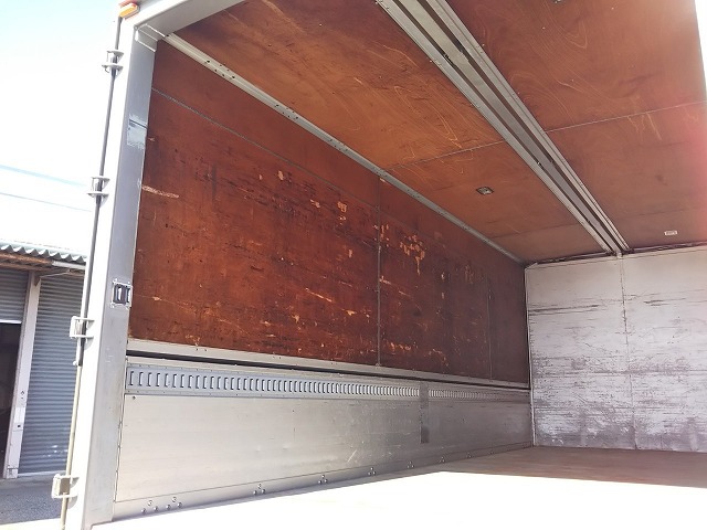 三菱ふそうファイターアルミウイング増トン（6t・8t）[写真13]