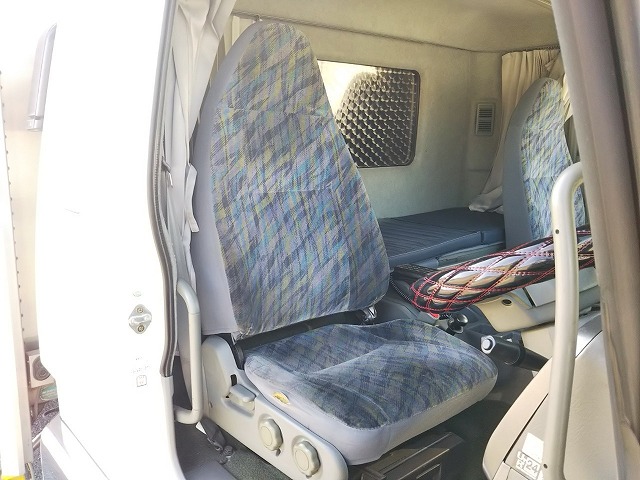 三菱ふそうファイターアルミウイング増トン（6t・8t）[写真33]