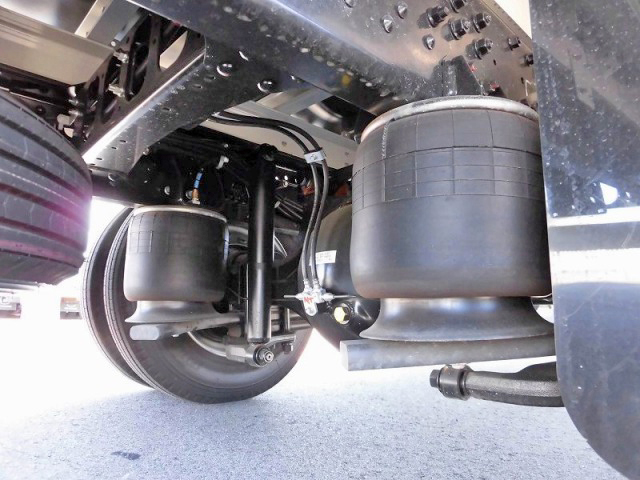 三菱ふそうファイターアルミウイング中型（4t）[写真12]