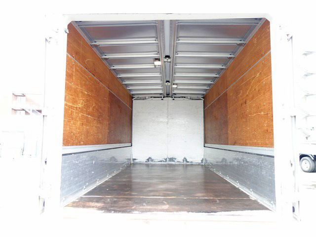 三菱ふそうキャンターアルミウイング小型（2t・3t）[写真12]