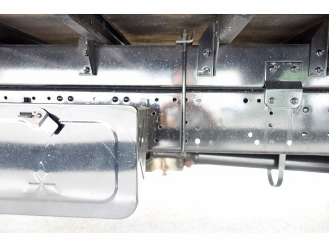 三菱ふそうキャンターアルミウイング小型（2t・3t）[写真18]