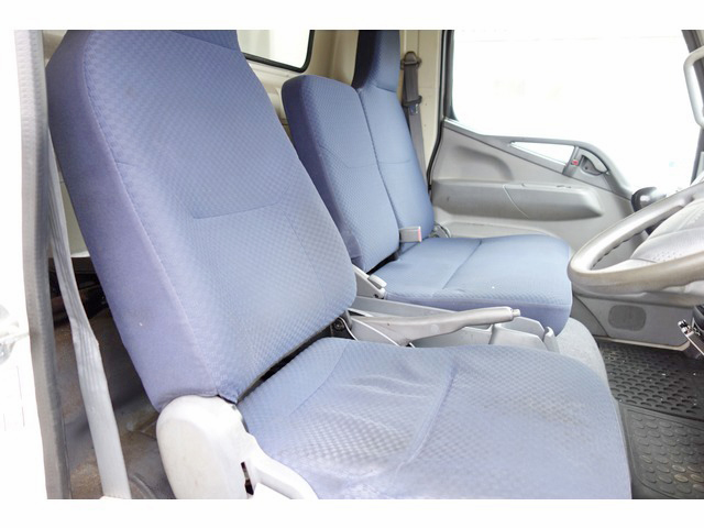 三菱ふそうキャンターアルミウイング小型（2t・3t）[写真28]