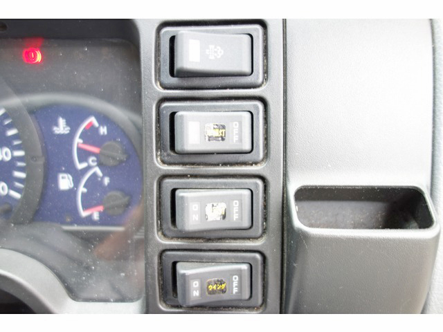 三菱ふそうキャンターアルミウイング小型（2t・3t）[写真39]