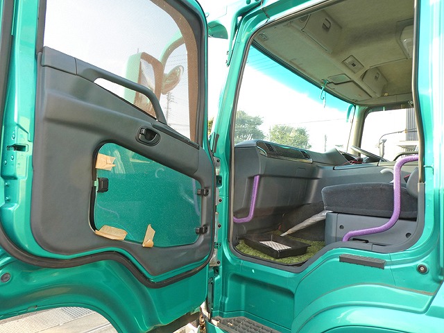 三菱ふそうスーパーグレートセルフローダー大型（10t）[写真33]