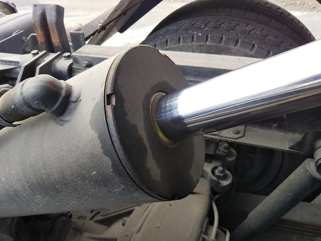 いすゞエルフローダーダンプ小型（2t・3t）[写真16]