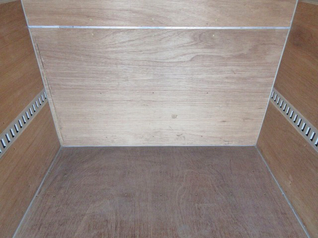 いすゞエルフアルミバン小型（2t・3t）[写真10]