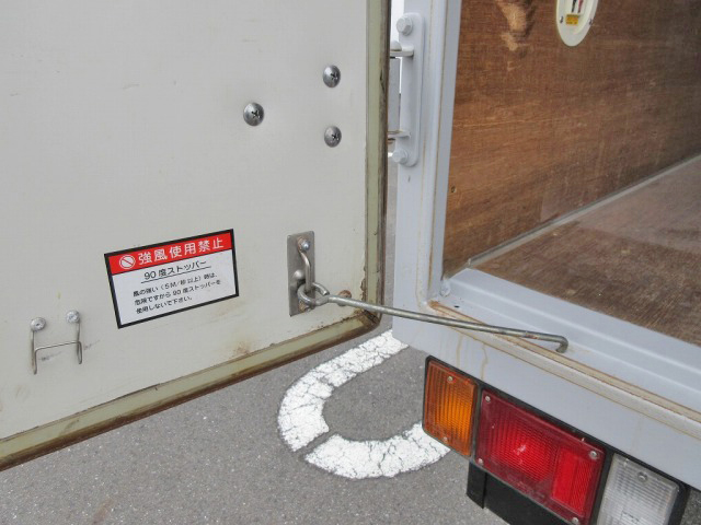 いすゞエルフアルミバン小型（2t・3t）[写真13]