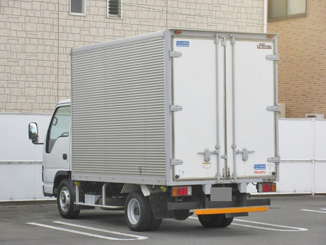 いすゞエルフアルミバン小型（2t・3t）[写真02]