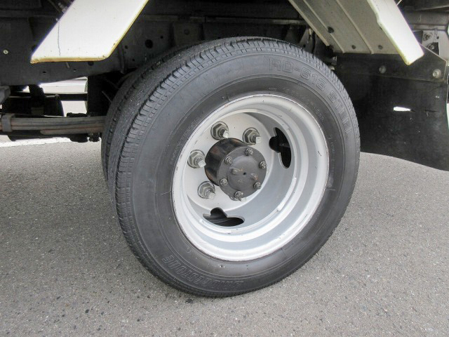 いすゞエルフアルミバン小型（2t・3t）[写真20]