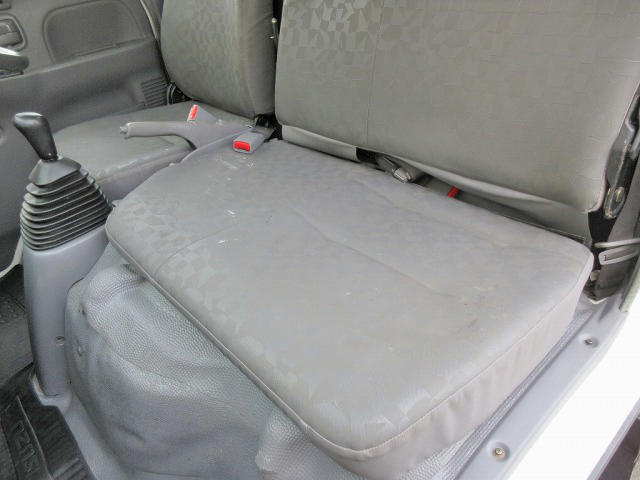 いすゞエルフアルミバン小型（2t・3t）[写真27]