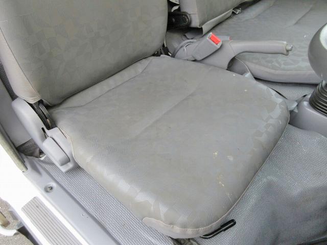 いすゞエルフアルミバン小型（2t・3t）[写真28]