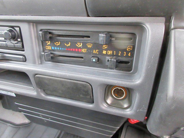 いすゞエルフアルミバン小型（2t・3t）[写真31]